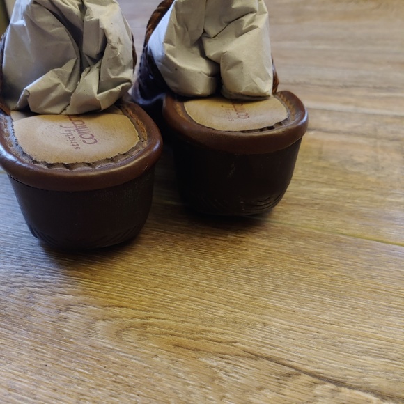 Brown Strictly Comfort Sandals - Picture 5 of 7